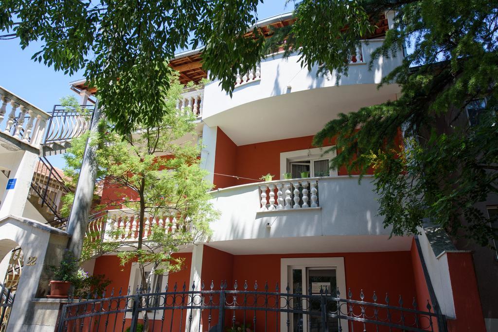 Apartments Petra Марина Экстерьер фото